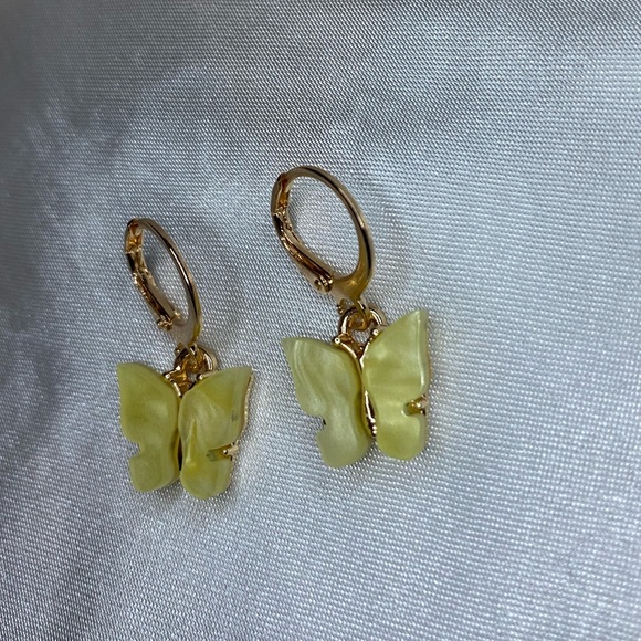 3 for $30 Butterfly acrylic earrings🦋 - Picture 2 of 5